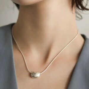 Elegant Matte Bean-shaped Silver Pendant Necklace